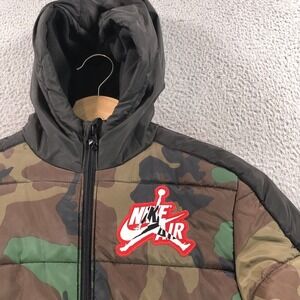 Nike Air Jordan Jacket Youth Small 8-10 Yr Green Camo Puffer Hooded Fleece Lined